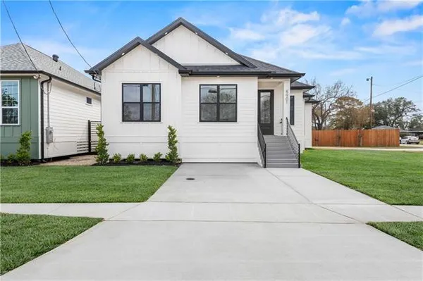$449,000 | 8901 Dearborn Avenue, Metairie, LA 70003