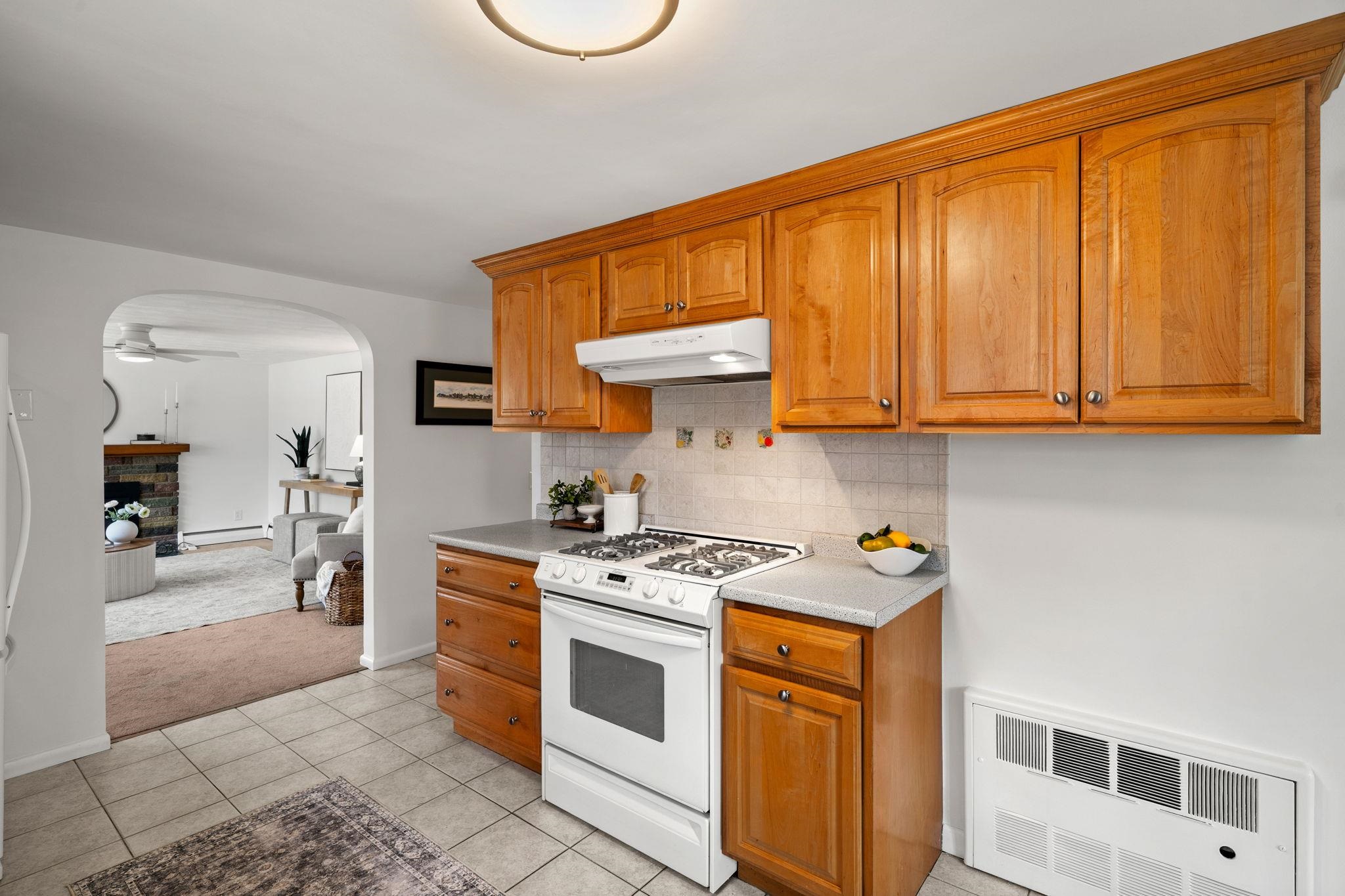 53 Seaverns Bridge Road Amherst, NH 03031 - Photo 5 of 43