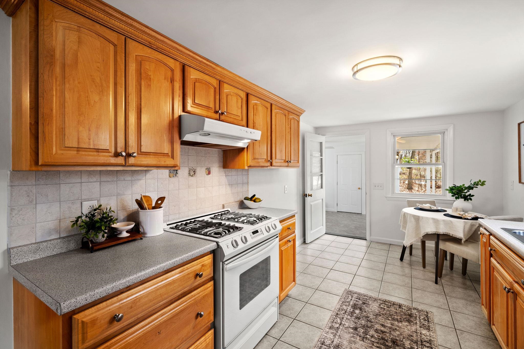 53 Seaverns Bridge Road Amherst, NH 03031 - Photo 7 of 43