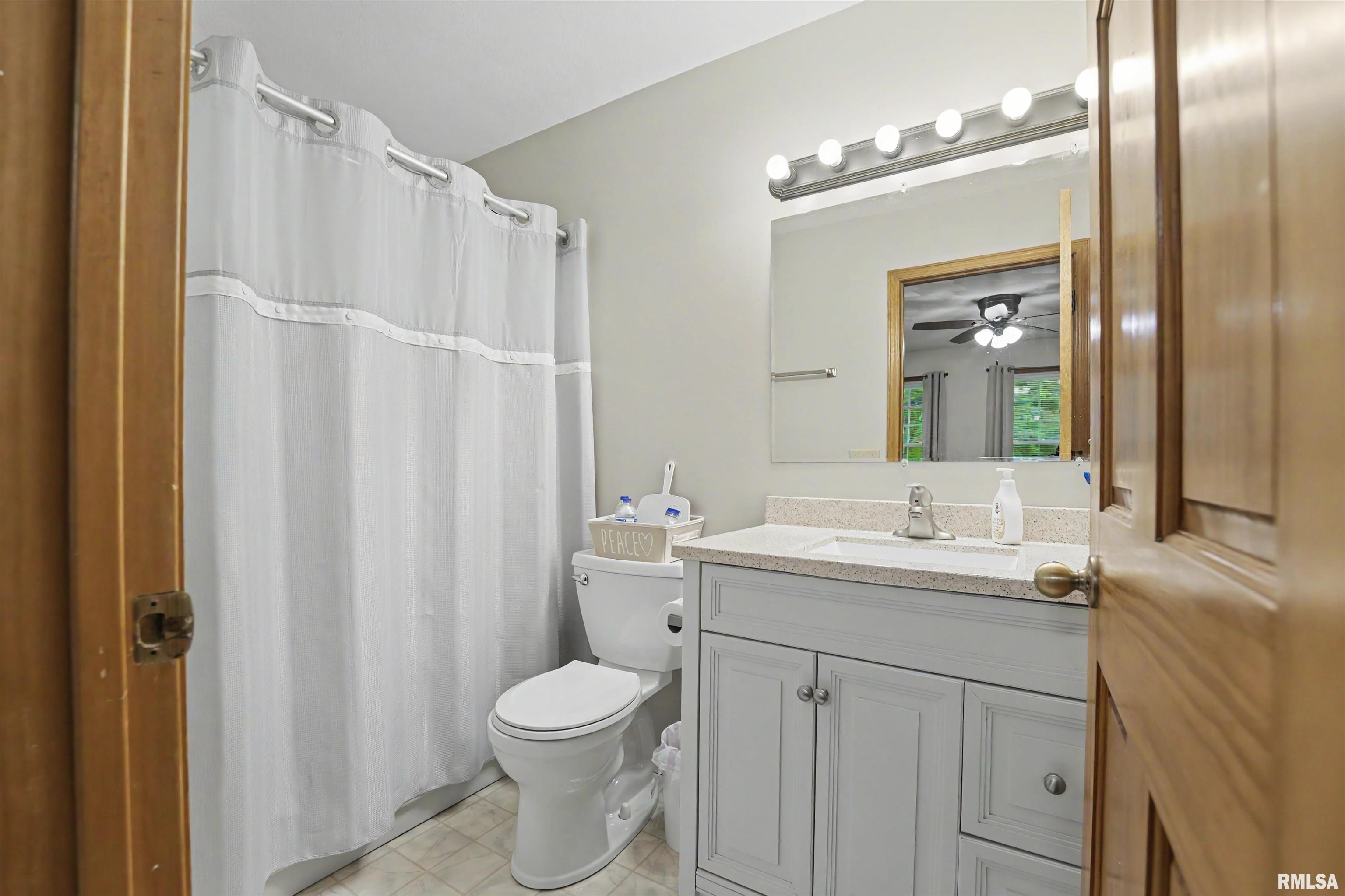 213 Woodlawn Road Lincoln, IL 62656 - Photo 21 of 36