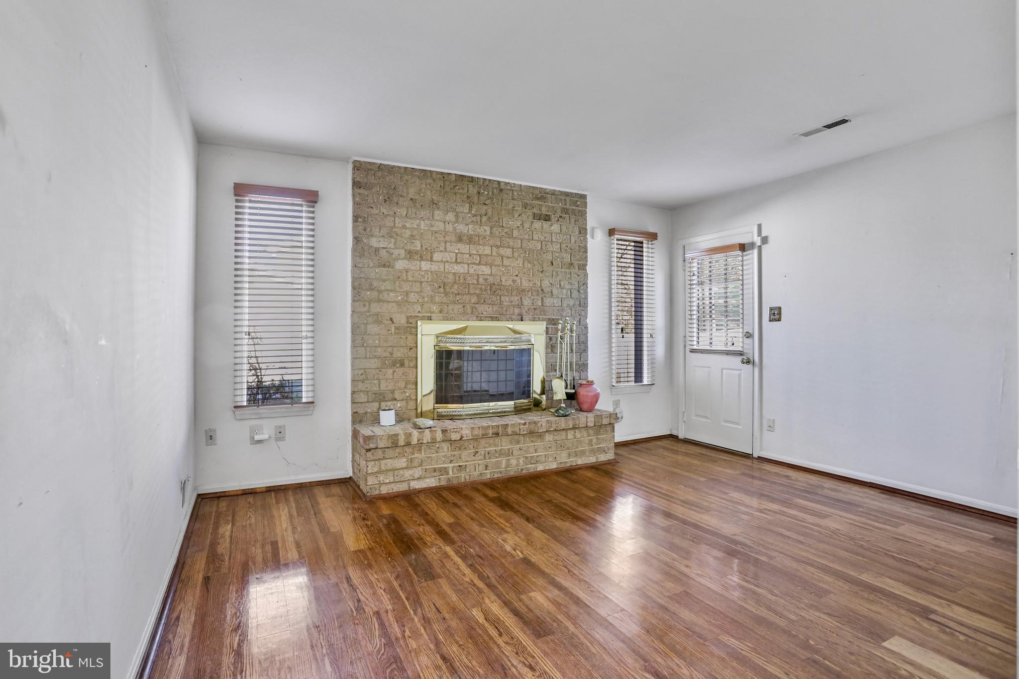 4517 Lees Corner Road Chantilly, VA 20151 - Photo 13 of 27 Family Room