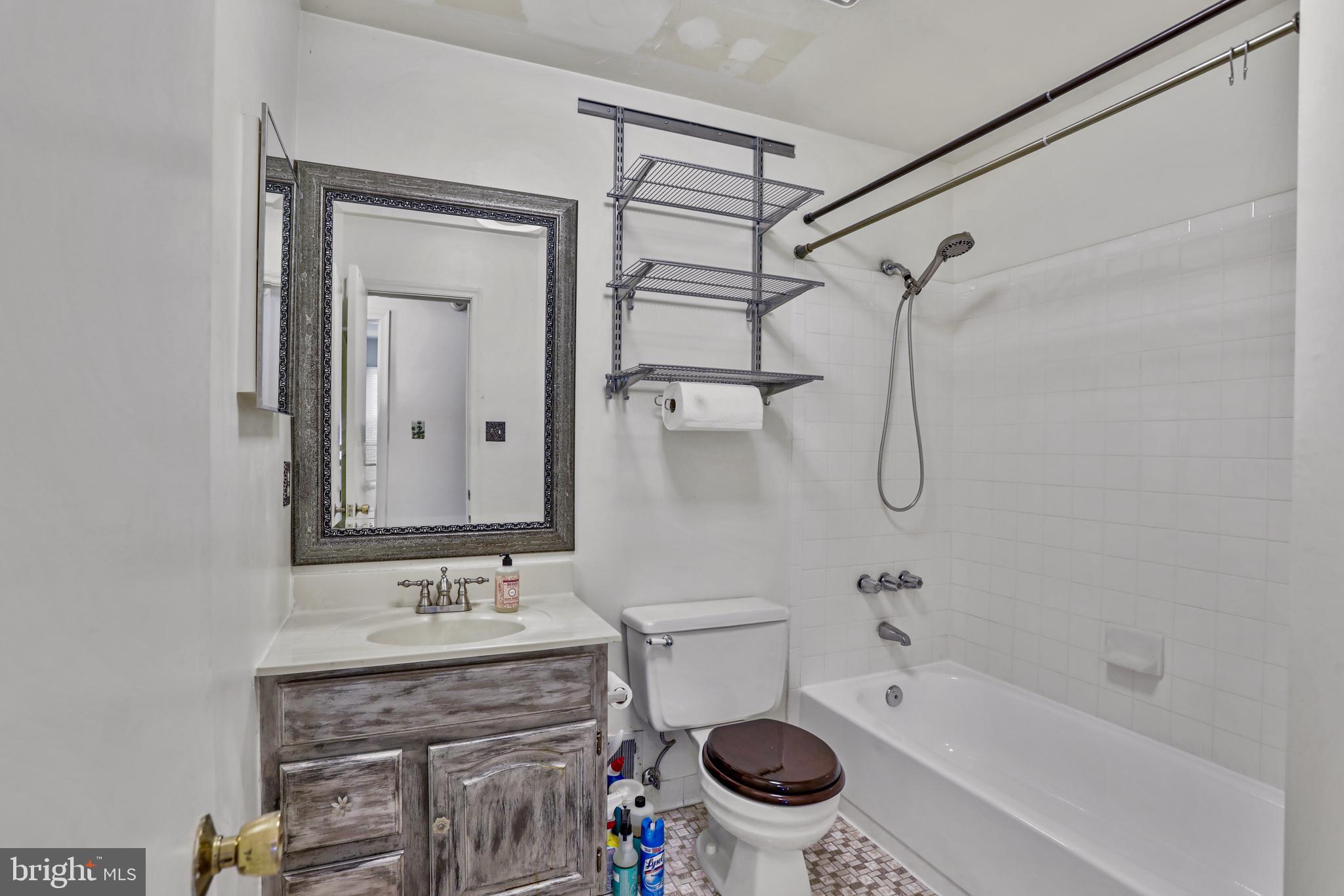 4517 Lees Corner Road Chantilly, VA 20151 - Photo 23 of 27 Upper Level Full Bath