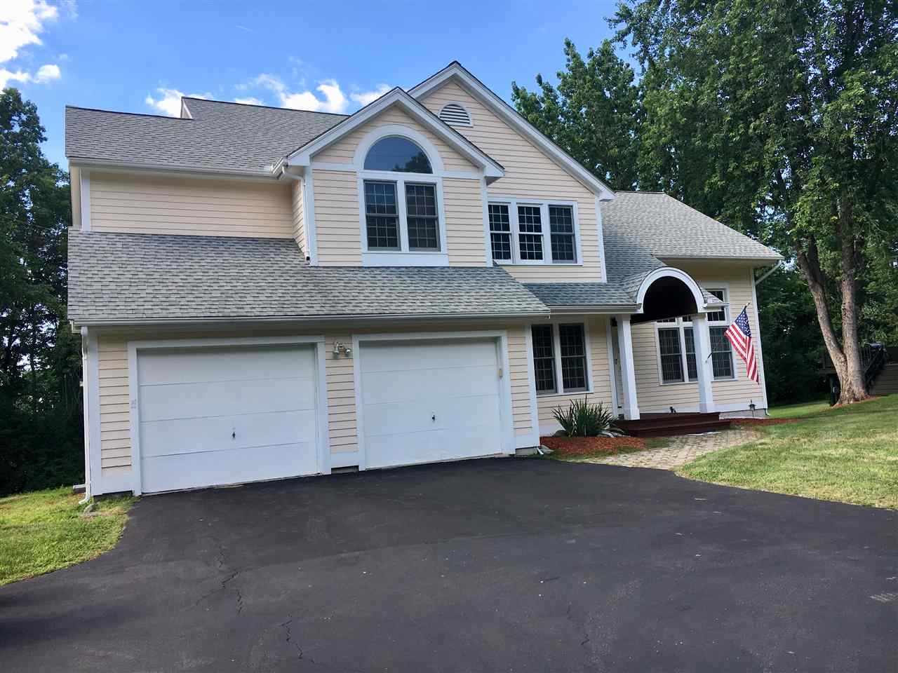 7 Mid. Dunstable Road Nashua, NH 03062 - Photo 1 of 25