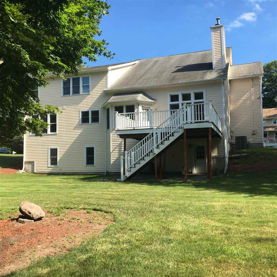 7 Mid. Dunstable Road Nashua, NH 03062 - Photo 3 of 25