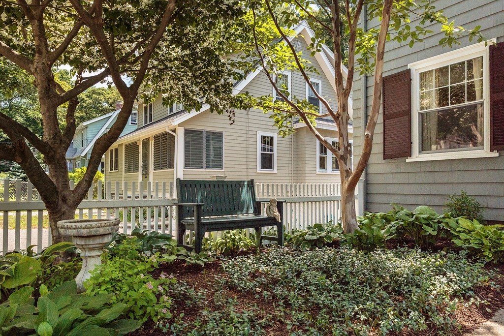 76 High Haith Road Arlington, MA 02476 - Photo 18 of 20 Gallery Image 18