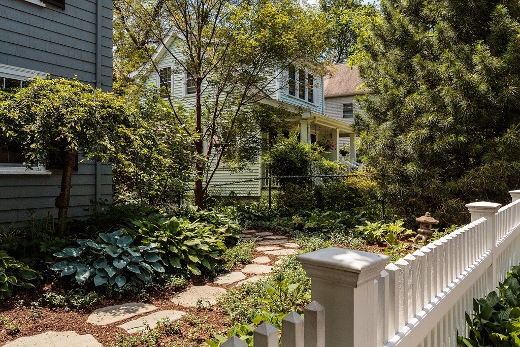 76 High Haith Road Arlington, MA 02476 - Photo 19 of 20 Gallery Image 19