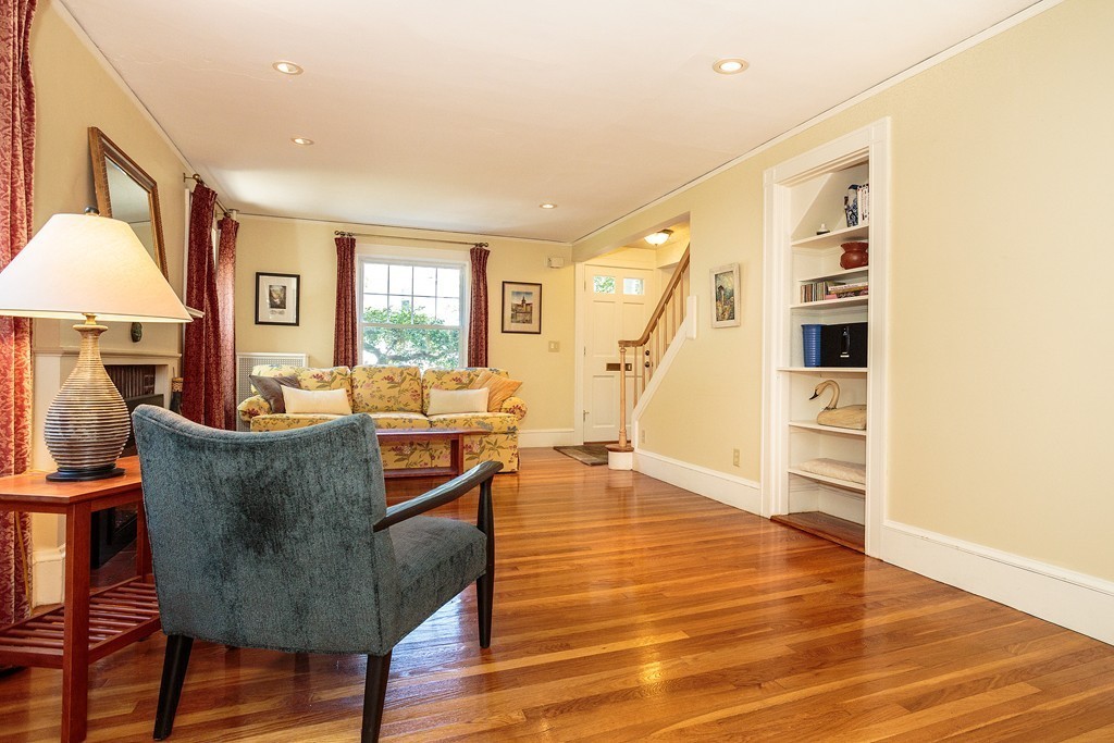 76 High Haith Road Arlington, MA 02476 - Photo 4 of 20 Gallery Image 4