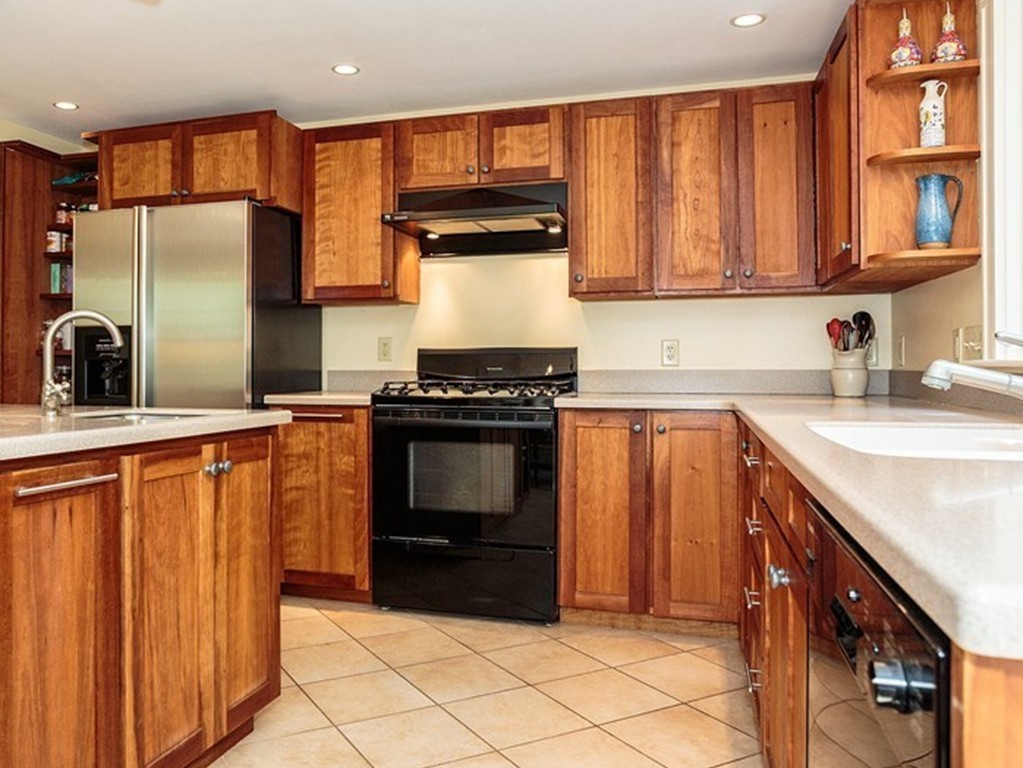 76 High Haith Road Arlington, MA 02476 - Photo 7 of 20 Gallery Image 7