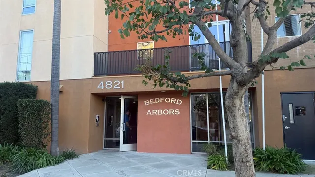 $689,950 | 4821 Bakman Avenue, Unit 206, North Hollywood, CA 91601