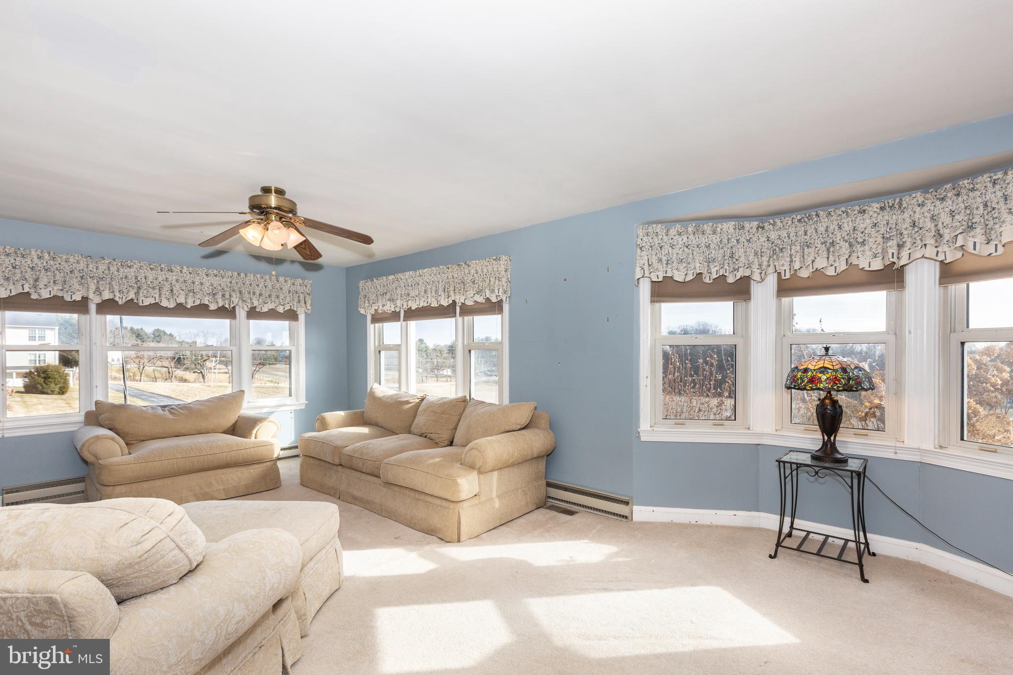 16617 Frederick Road Mount Airy, MD 21771 - Photo 12 of 68 Living room