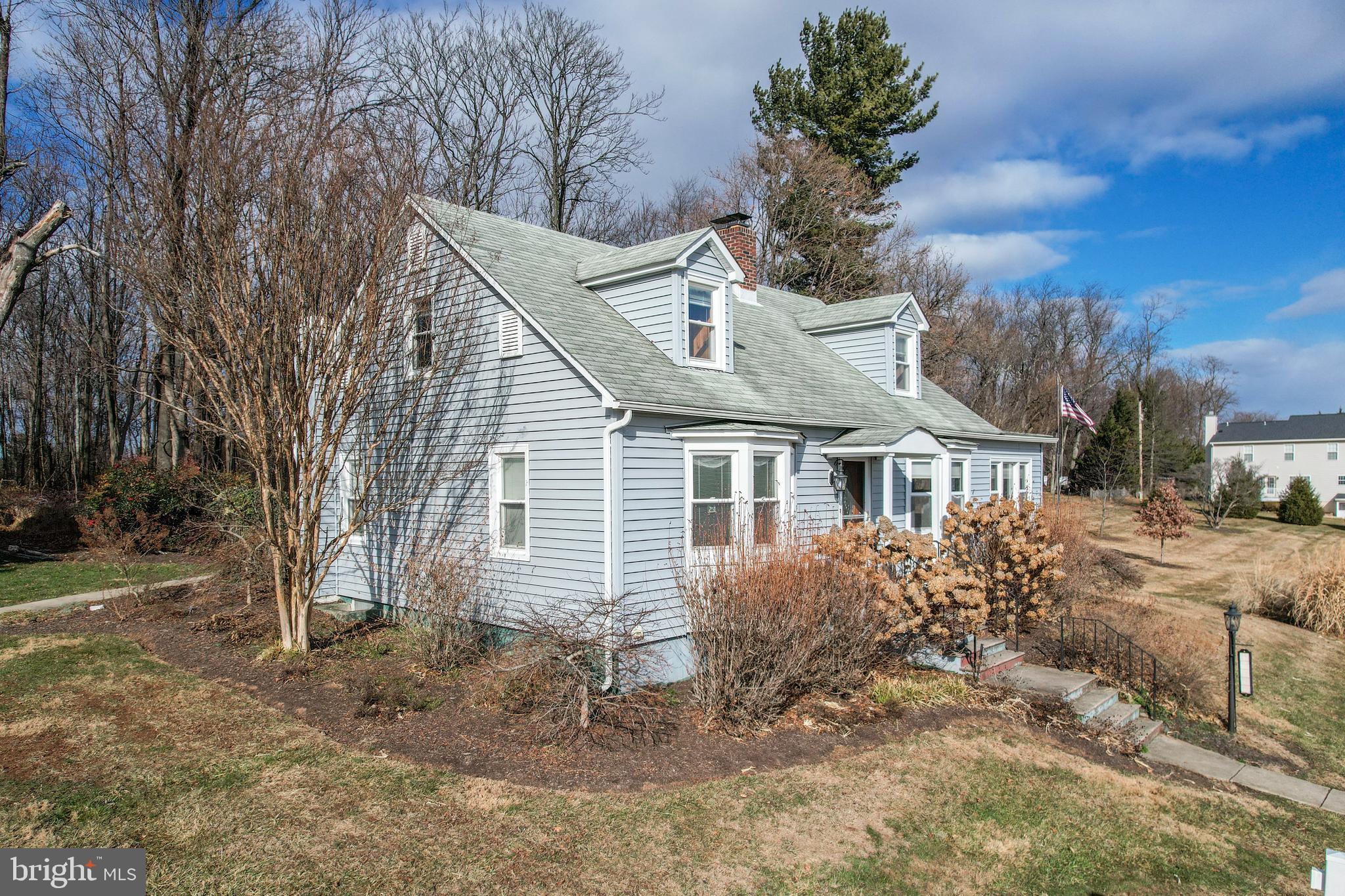 16617 Frederick Road Mount Airy, MD 21771 - Photo 3 of 68 LH side of home, front