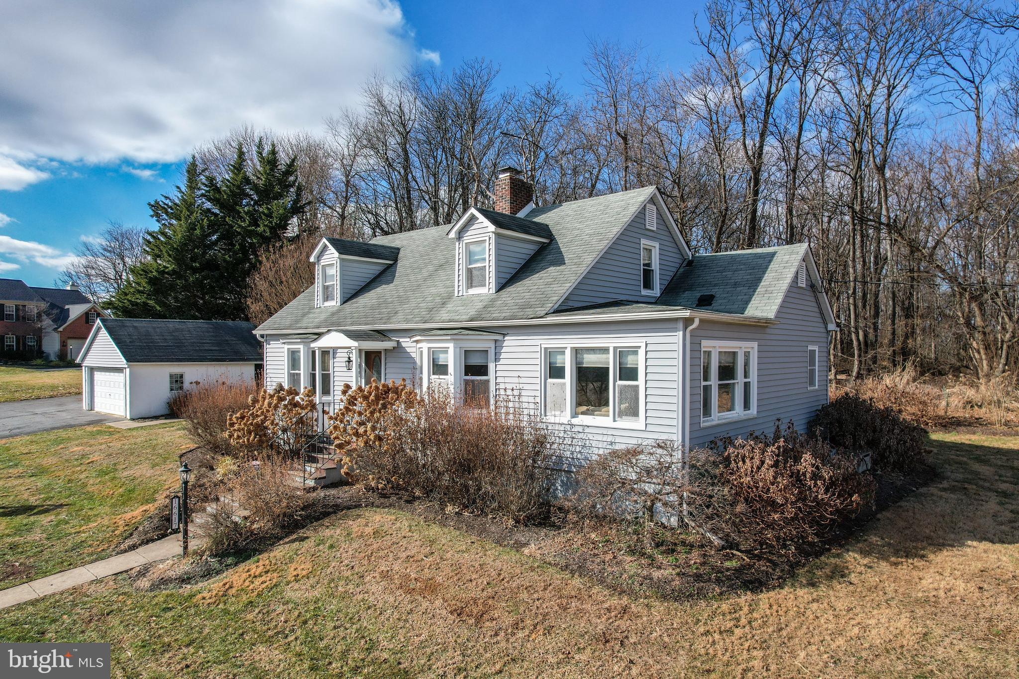 16617 Frederick Road Mount Airy, MD 21771 - Photo 4 of 68 RH side of home, front