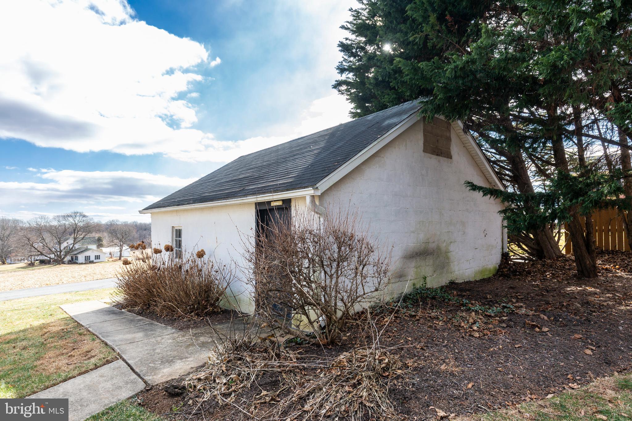 16617 Frederick Road Mount Airy, MD 21771 - Photo 50 of 68 Garage entry door