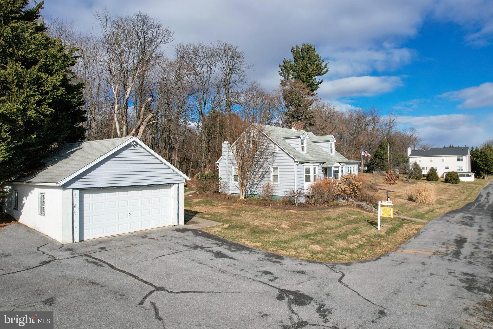 16617 Frederick Road Mount Airy, MD 21771 - Photo 5 of 68 LH side of home, w garage