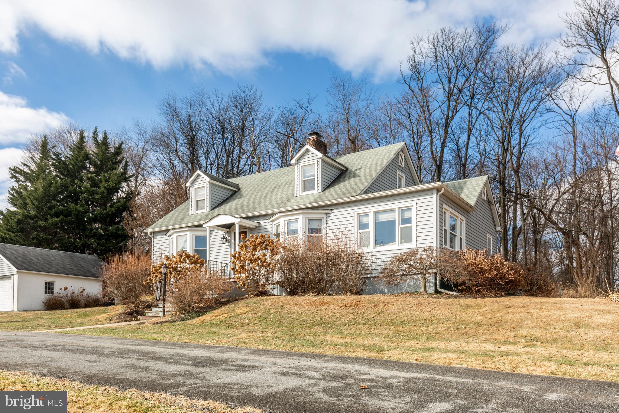 16617 Frederick Road Mount Airy, MD 21771 - Photo 8 of 68 Front of home RH side