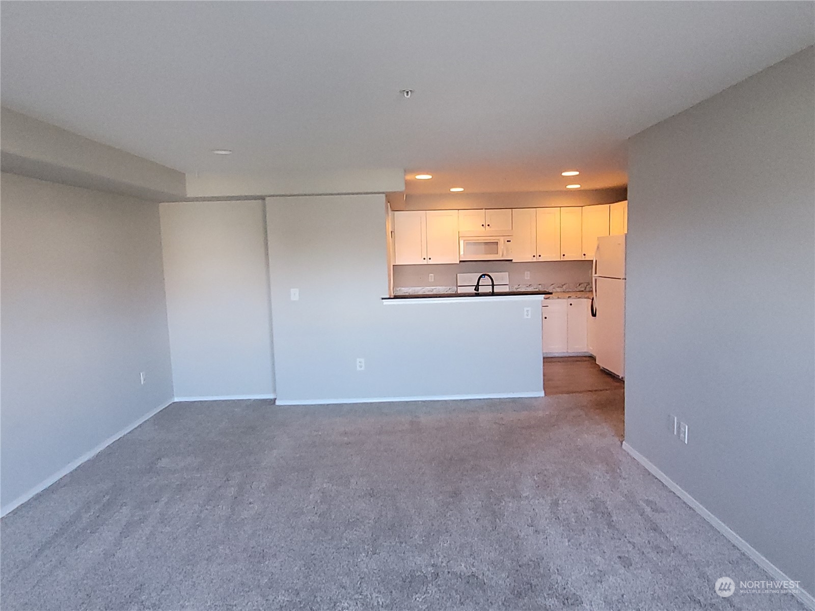 2522 Rucker Avenue, Unit 308 Everett, WA 98201 - Photo 10 of 19