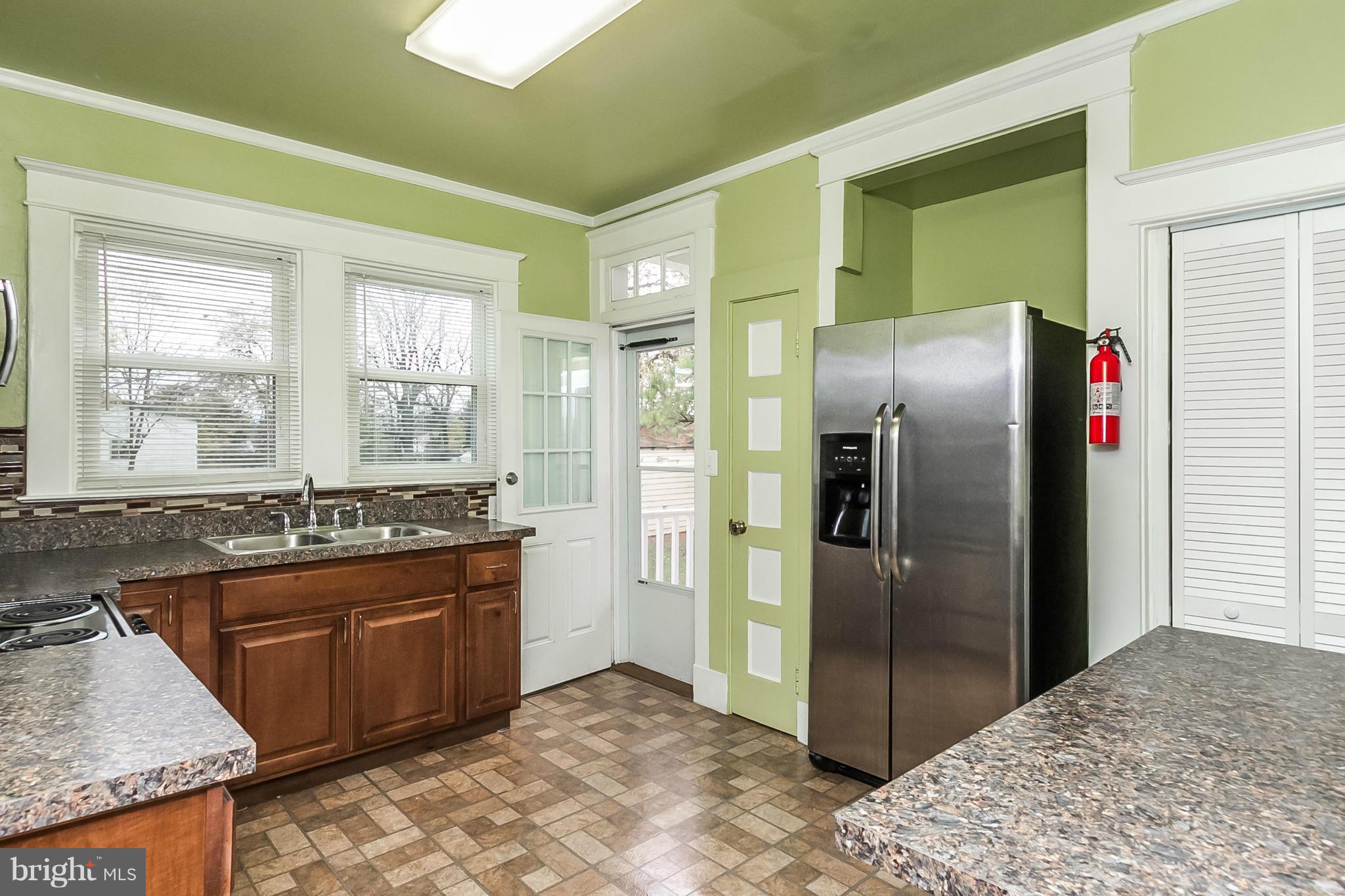 7007 Windsor Mill Road Baltimore, MD 21207 - Photo 6 of 27 Kitchen 1st Floor Unit