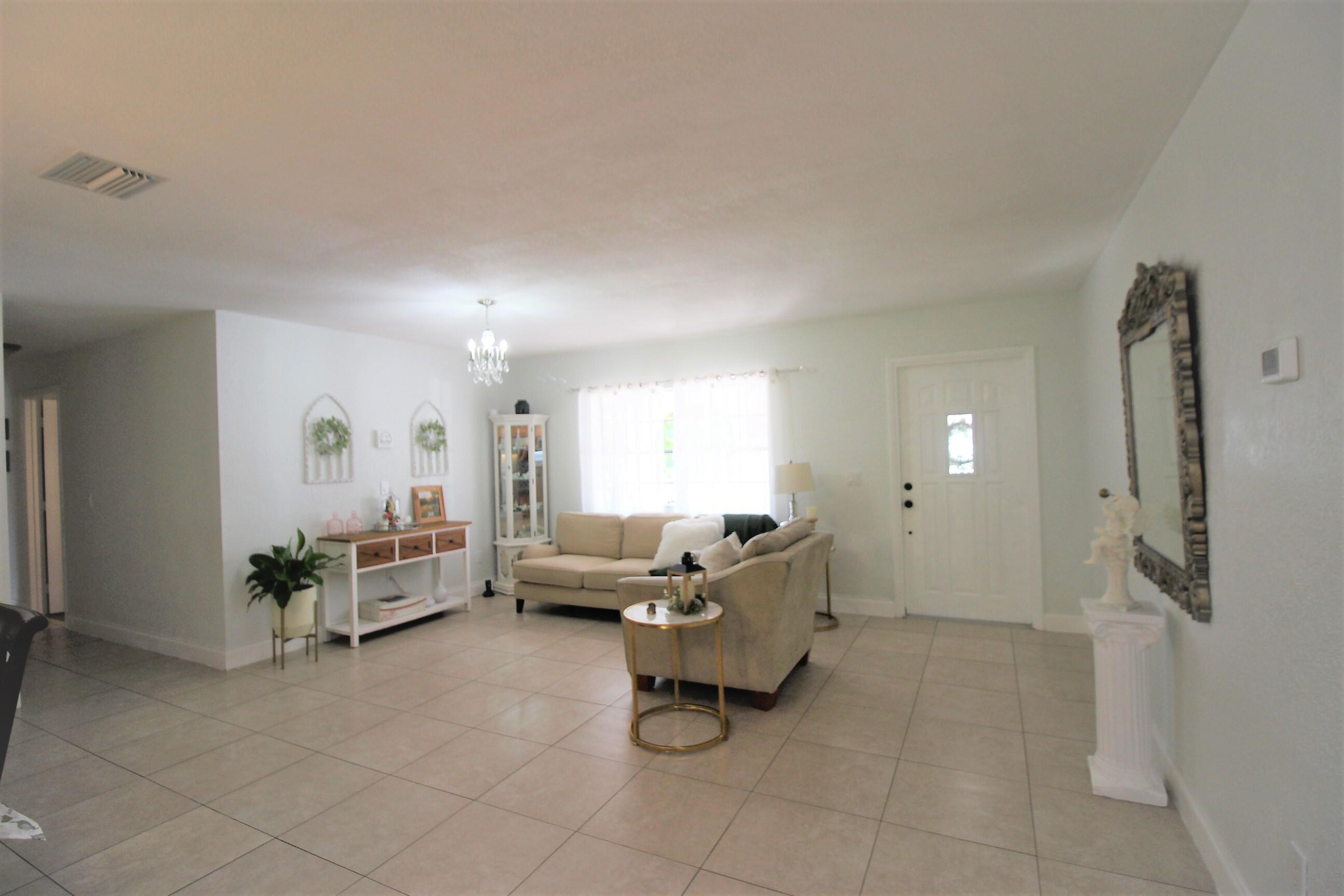 22106 Aquila Street Boca Raton, FL 33428 - Photo 2 of 45 IMG_2537 (2)