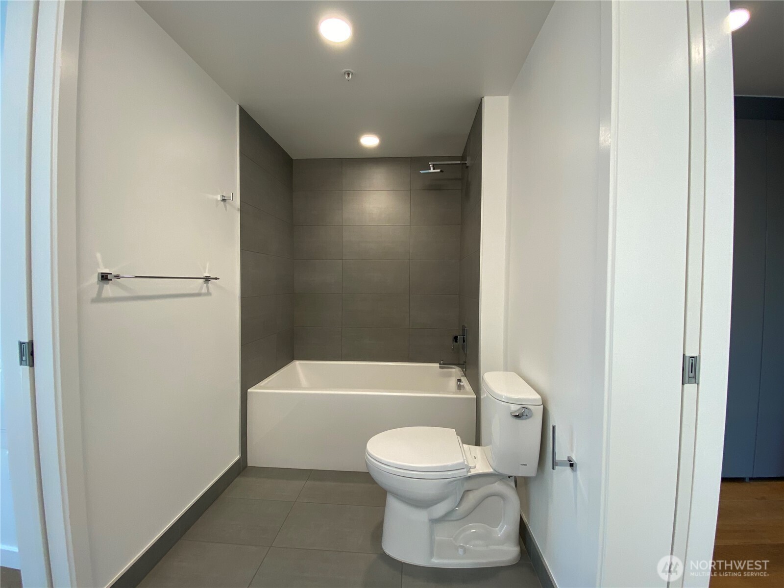 1808 Minor Avenue, Unit 1301 Seattle, WA 98101 - Photo 15 of 38