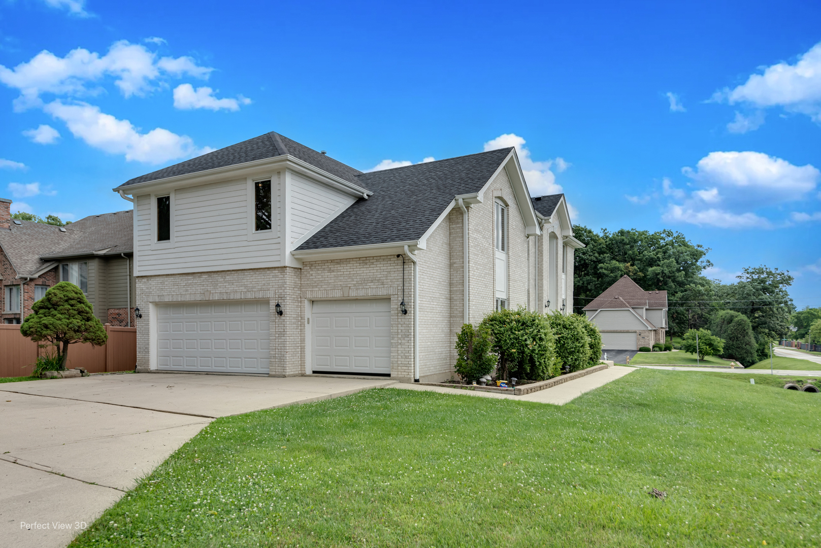 16W234 91st Street Burr Ridge, IL 60527 - Photo 4 of 31 a view of a house with backyard and garden