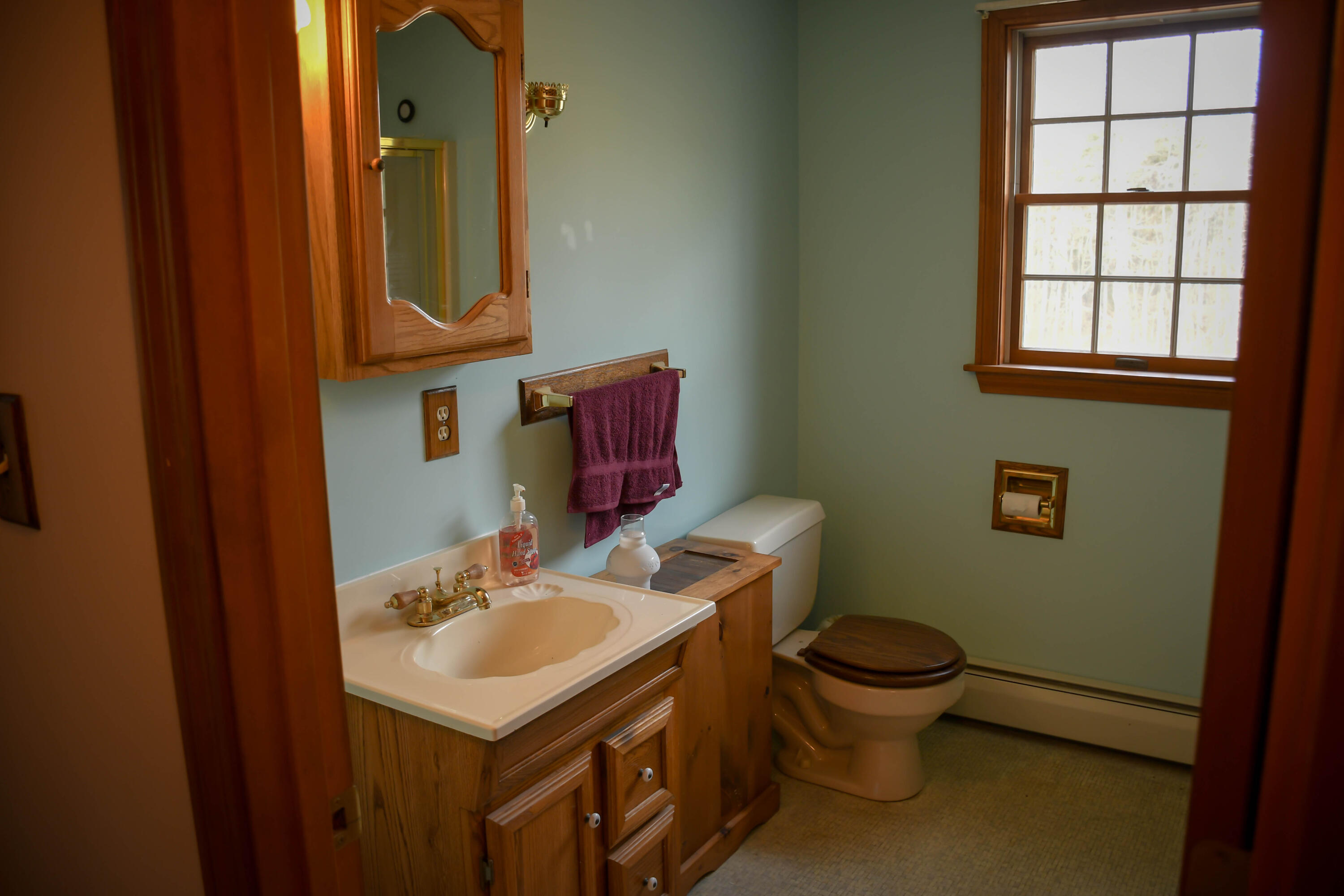 369 Country Club Road Sanford, ME 04073 - Photo 23 of 36 2nd floor bathroom