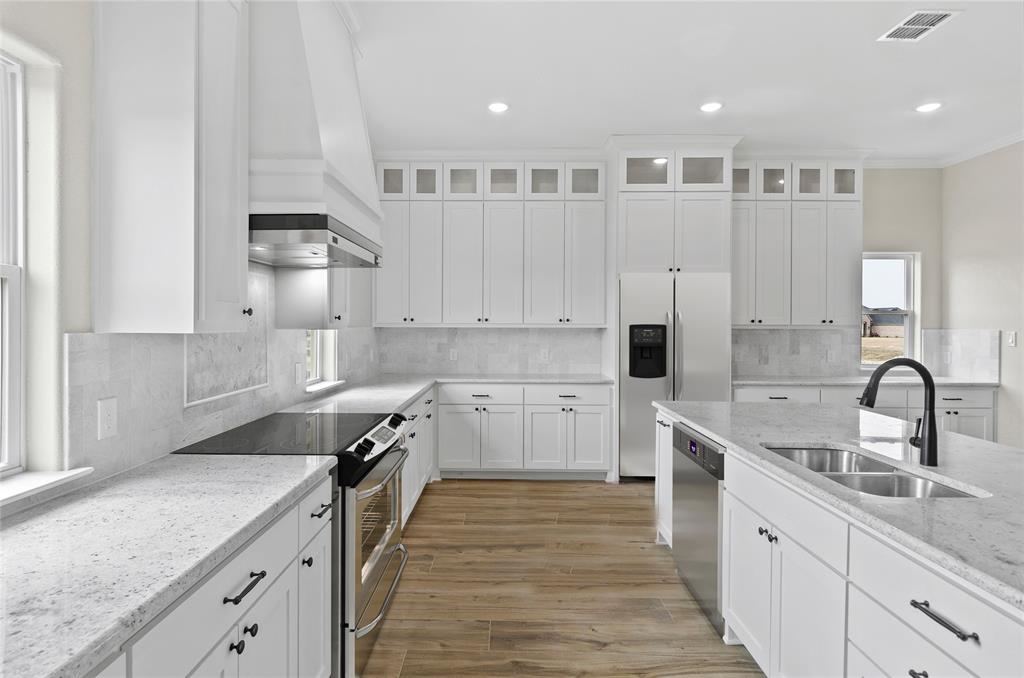 541 Cornerstone Avenue Azle, TX 76020 - Photo 14 of 34