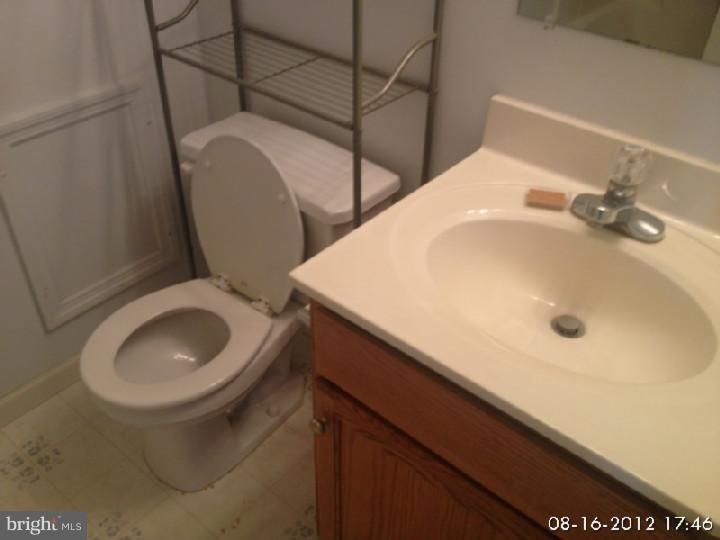 112 Nicole Way Reading, PA 19608 - Photo 12 of 15 Bathroom