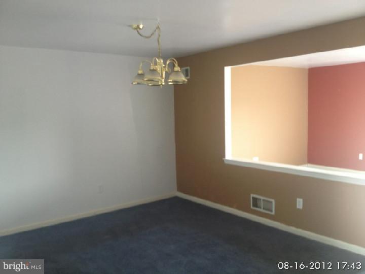 112 Nicole Way Reading, PA 19608 - Photo 5 of 15 Dining Room