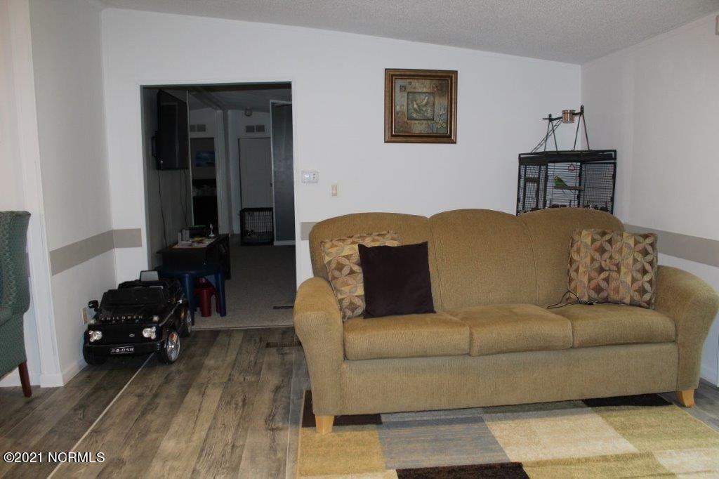 4909 Bearskin Road Clinton, NC 28328 - Photo 5 of 27 IMG_2644