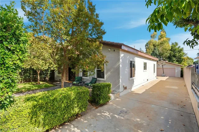 $1,849,900 | 430 North Parish Place, Burbank, CA 91506