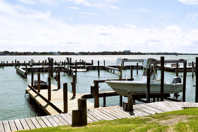 $1,250 | 4011 NASA Road 1, Unit 406, Seabrook, TX 77586