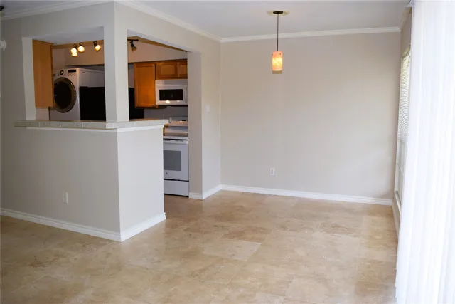 $1,250 | 4011 NASA Road 1, Unit 406, Seabrook, TX 77586