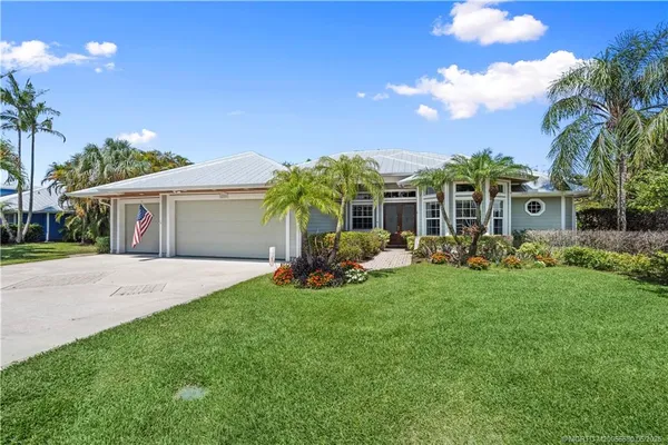 $989,900 | 4220 Southeast Rainbows End, Stuart, FL 34997