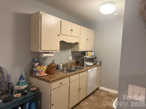 5661 Hornaday Road, Unit H Greensboro, NC 27409 - Photo 6 of 11