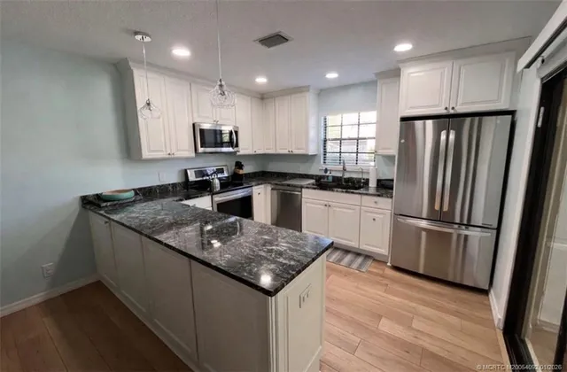 $2,495 | 7411 Southeast Jamestown Terrace, Hobe Sound, FL 33455