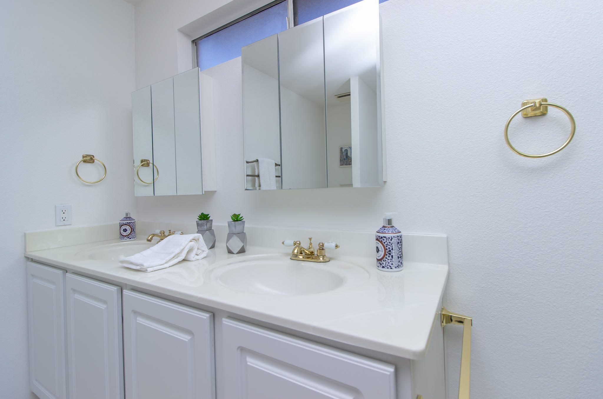72459 Rodeo Way Rancho Mirage, CA 92270 - Photo 28 of 44 Master Bath #2