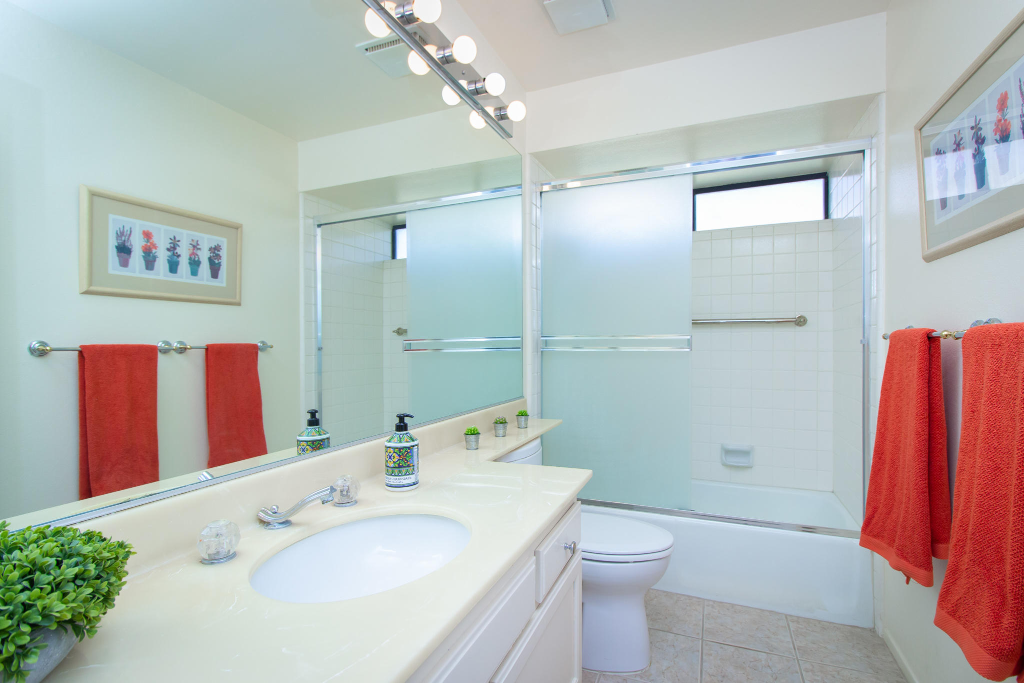 72459 Rodeo Way Rancho Mirage, CA 92270 - Photo 29 of 44 Hall Bath