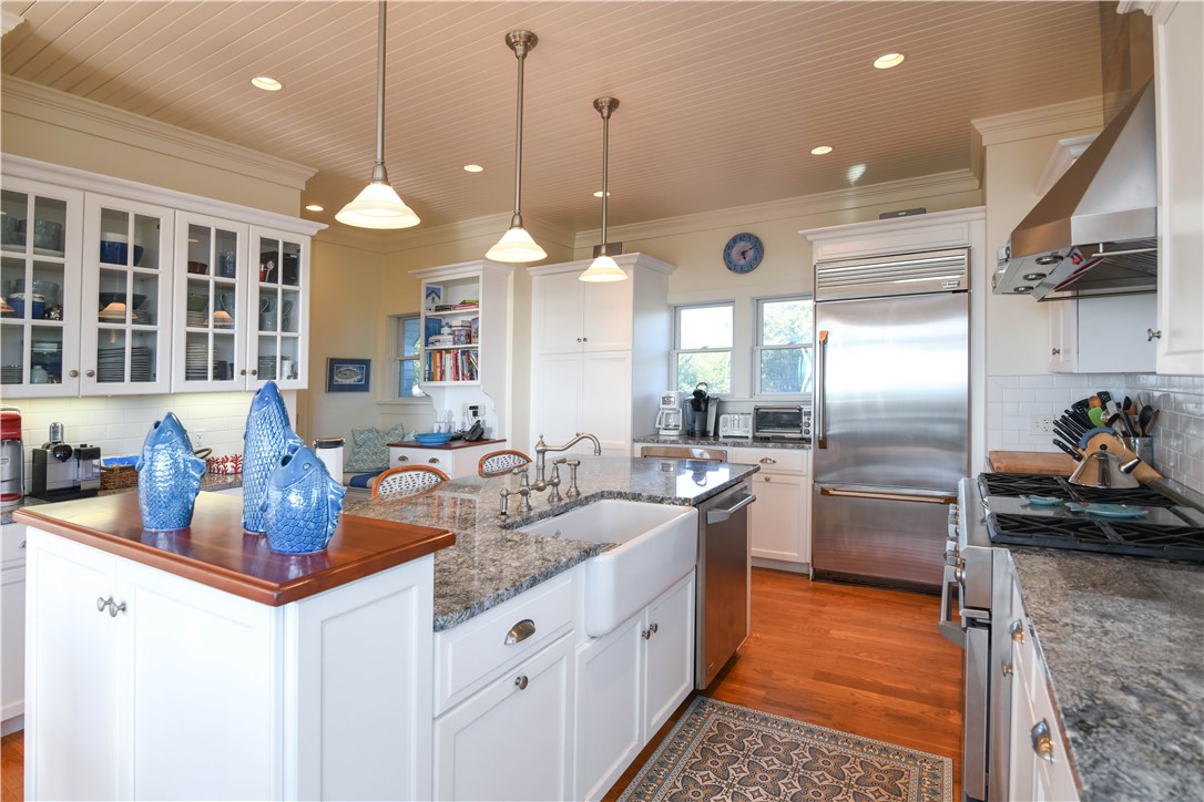 1679 Off Beacon Hill Road Block Island, RI 02807 - Photo 11 of 29 Kitchen