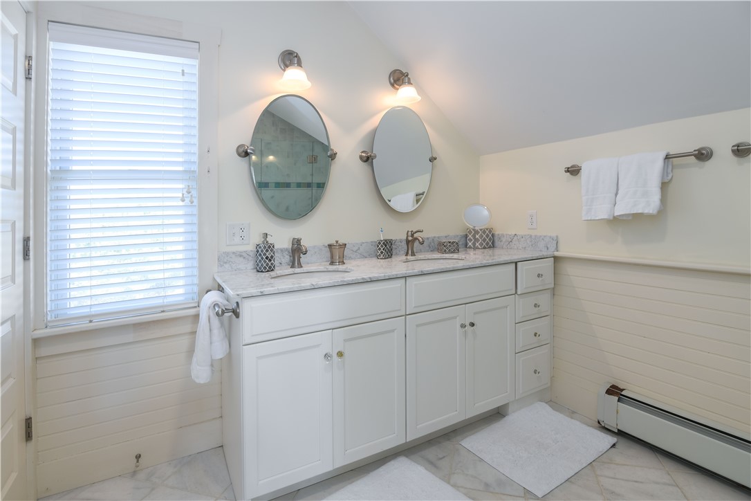 1679 Off Beacon Hill Road Block Island, RI 02807 - Photo 18 of 29 Master Bath