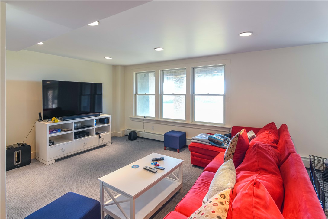 1679 Off Beacon Hill Road Block Island, RI 02807 - Photo 24 of 29 Family/TV/Game Room