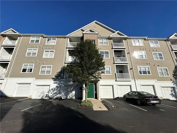 $1,900 | 104 Mill Street, Unit 103, Woonsocket, RI 02895