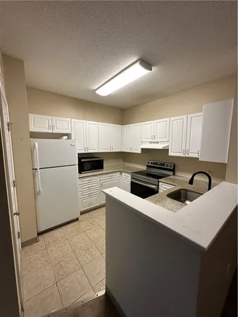 $1,900 | 104 Mill Street, Unit 103, Woonsocket, RI 02895