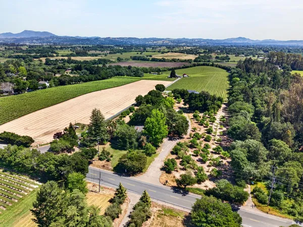 $1,950,000 | 2062 Laguna Road, Santa Rosa, CA 95401