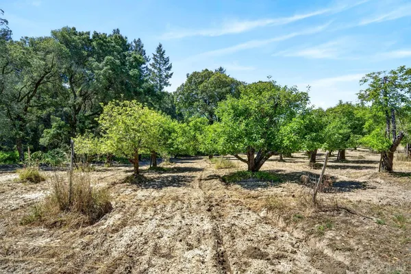 $1,950,000 | 2062 Laguna Road, Santa Rosa, CA 95401