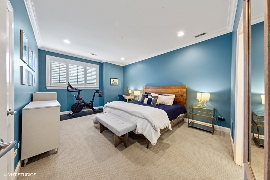 2248 North Racine Avenue, Unit 1 Chicago, IL 60614 - Photo 11 of 27 a bedroom with bed and window