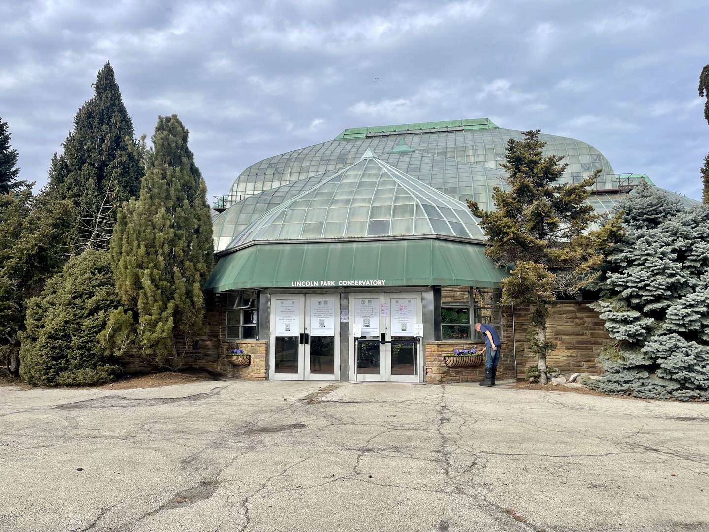 2248 North Racine Avenue, Unit 1 Chicago, IL 60614 - Photo 24 of 27 a front view of a building with a garden