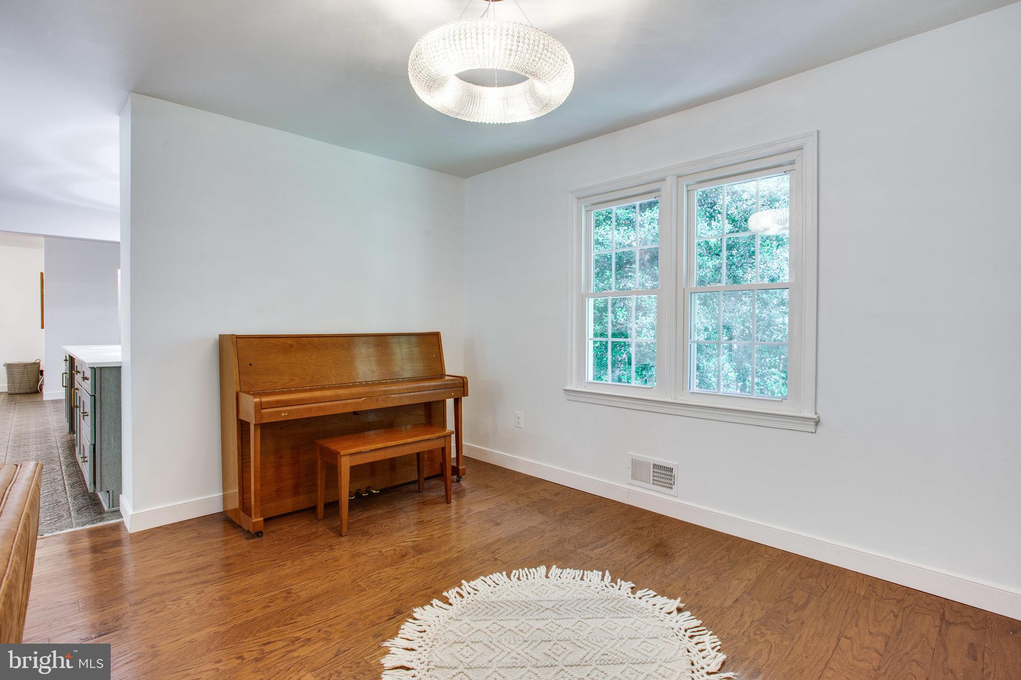 1805 Batten Hollow Road Vienna, VA 22182 - Photo 15 of 81