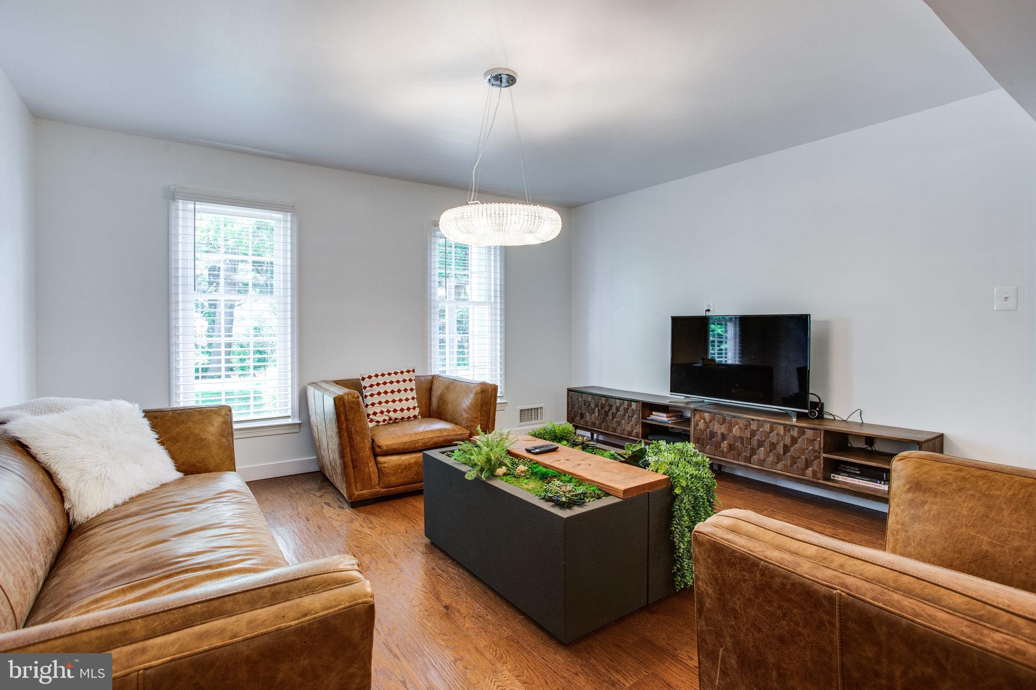 1805 Batten Hollow Road Vienna, VA 22182 - Photo 16 of 81