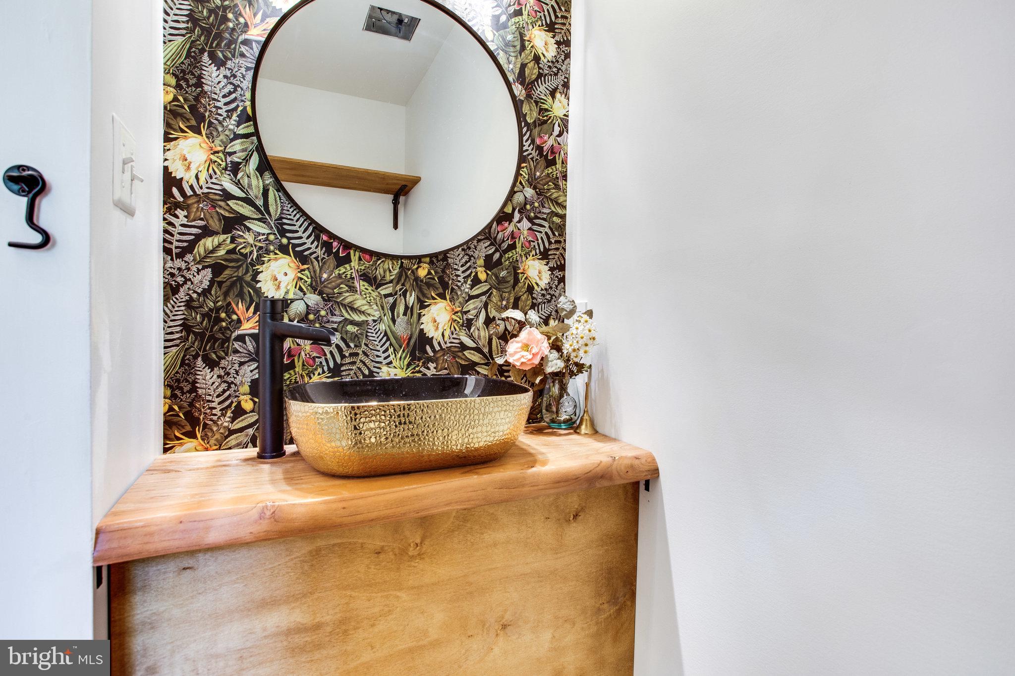 1805 Batten Hollow Road Vienna, VA 22182 - Photo 8 of 81