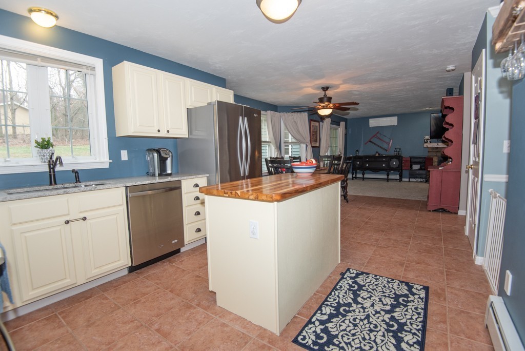 10 Hastings Road Spencer, MA 01562 - Photo 5 of 30 Gallery Image 5